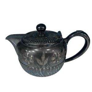 Vintage Wilcox Silverplate Co. Teapot 3.5" Gunmetal
Quadruple Silver Plated 5027